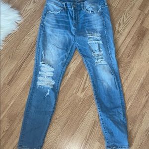 Super cute and stretchy American eagle jeans !